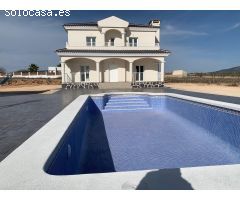 Chalet en Venta en Pinoso, Alicante
