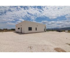 Chalet en Venta en Pinoso, Alicante