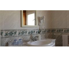 Hotel de 2 estrellas con instalaciones totalmente nuevas y piscina en Calpe (Costa Blanca)