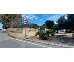 Casa para reformar en parcela de 2.425 m2 a 600 m de la playa en Calpe (Costa Blanca)