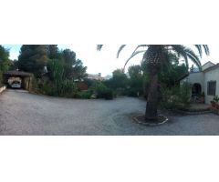Casa para reformar en parcela de 2.425 m2 a 600 m de la playa en Calpe (Costa Blanca)