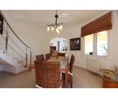 SE VENDE EN CALPE, VILLA CON VISTAS AL MAR
