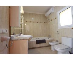 SE VENDE EN CALPE, VILLA CON VISTAS AL MAR