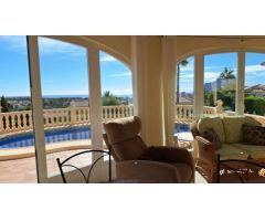 SE VENDE EN CALPE, VILLA CON VISTAS AL MAR