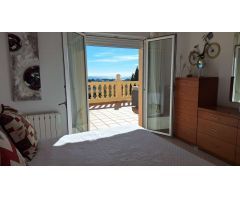SE VENDE EN CALPE, VILLA CON VISTAS AL MAR