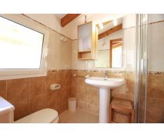 SE VENDE EN CALPE, VILLA CON VISTAS AL MAR