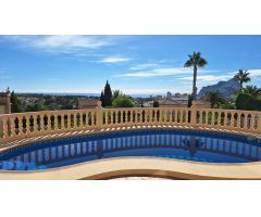 SE VENDE EN CALPE, VILLA CON VISTAS AL MAR