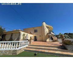 Villa en Calpe con vistas al mar