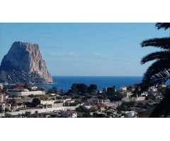 VILLA DE LUJO, TODO DE PRIMERA CALIDAD Y CON VISTAS AL MAR EN UNA URBANIZACIÓN MUY PRIVILEGIADA DE C