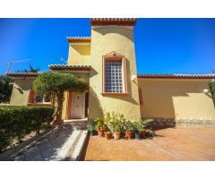 Exclusivo Chalet Independiente en Calpe: Un Paraíso Privado