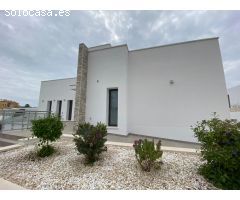 Villa moderna obra nueva 4 dormitorios a 500 m de la playa en Calpe (Costa Blanca)