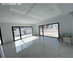 Villa moderna obra nueva 4 dormitorios a 500 m de la playa en Calpe (Costa Blanca)