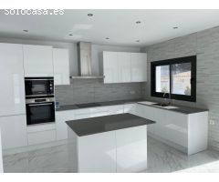 Villa moderna obra nueva 4 dormitorios a 500 m de la playa en Calpe (Costa Blanca)
