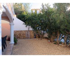 Adosado con piscina comunitaria, garaje y jardín en Calpe (Costa Blanca)