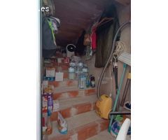 Finca rústica con gran potencial y amplio terreno próxima a todos los servicios.