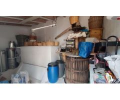 Finca rústica con gran potencial y amplio terreno próxima a todos los servicios.