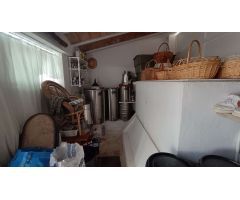 Finca rústica con gran potencial y amplio terreno próxima a todos los servicios.