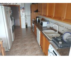 Piso amplio 5 dormitorios junto a todos los servicios en Calpe-Alicante (Costa Blanca Norte)