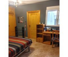 Piso amplio 5 dormitorios junto a todos los servicios en Calpe-Alicante (Costa Blanca Norte)