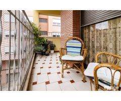 Casa Cantonera con Terraza en Zona Privilegiada de Terrassa