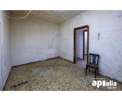 CASA PLANTA BAJA PARA REFORMAR TOTALMENTE, O SUELO URBANIZABLE