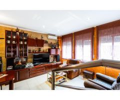 CASA MUY BIEN CONSERVADA EN EL CENTRO