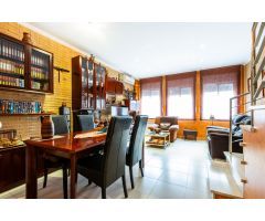CASA MUY BIEN CONSERVADA EN EL CENTRO