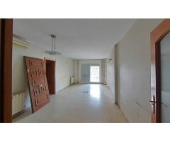 PISO PARA REFORMAR DE 4 HABITACIONES