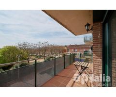 PISO EN SENTMENAT CON ZONA COMUNITARIA Y PISCINA