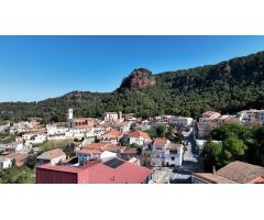 CASA SEÑORIAL EN EL CENTRO DE VACARISSES, CON JARDÍN, VISTAS Y MUCHISIMAS POSIBILIDADES