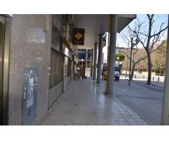 Local comercial en Venta en Cornella de Llobregat, Barcelona