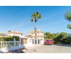 Chalet en Venta en Orihuela Costa, Alicante