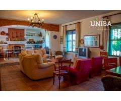 Excelente chalet con finca de regadío de 31Ha