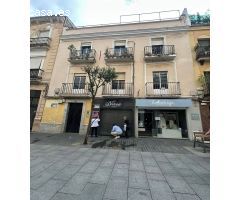EDIFICIO EN VENTA EN LA CALLE MENACHO BADAJOZ. Rebajado en 104.000 €. Nuevo precio 595.000 €