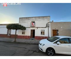 SE VENDE CASA EN TORREMAYOR (BADAJOZ)
