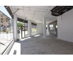 Amplio bajo comercial en A Corveira