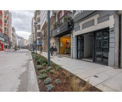 Bajo en edificio singular, en la renovada calle San Andrés