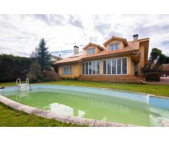 Excelente chalé con piscina en Cambre