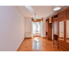 Apartamento seminuevo con garaje y trastero