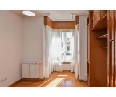 Apartamento seminuevo con garaje y trastero