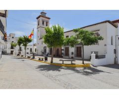 Calidad de vida es vivir en el centro de un maravilloso pueblo de la alpujarra con jardín y piscina
