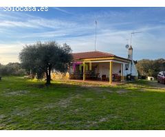 MAGNIFICA CASA CON TERRENO EN EL MANANTÍO!!!