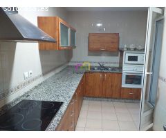 AMPLIO PISO CON DOS PATIOS EN RONDA NORTE, BADAJOZ ?????
