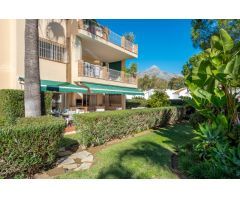 Apartamento en Las Brisas, Marbella