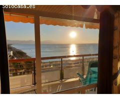 Apartamento con vistas al mar y acceso directo a la playa en Santa Clara