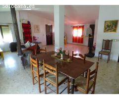 Villa en venta en Las Lagunas, Mijas + 6 naves colindantes