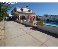 Villa en venta en Las Lagunas, Mijas + 6 naves colindantes