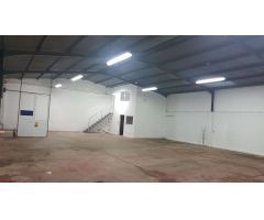 Villa en venta en Las Lagunas, Mijas + 6 naves colindantes
