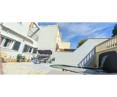Adosado con piscina en cascada en Malaga