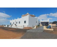Villa de Lujo en Venta en Triquivijate, Las Palmas